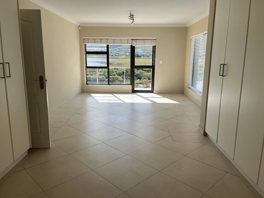 To Let 3 Bedroom Property for Rent in Bettys Bay Western Cape